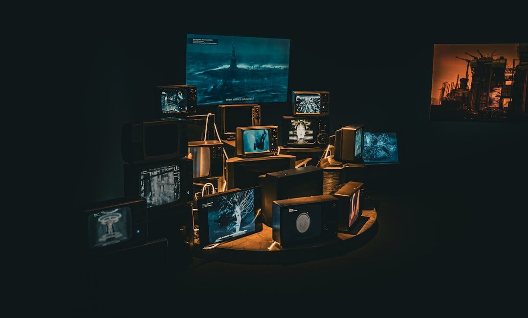 News production workflow on multiple screens